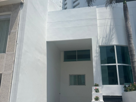 Oficina en Bocagrande, Edificio Sky Piso 2
